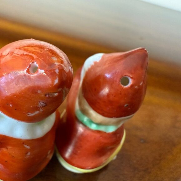 Vintage Pixie Elf Gnome Miniature Salt and Pepper Shakers Japan 2" - Picture 5 of 10